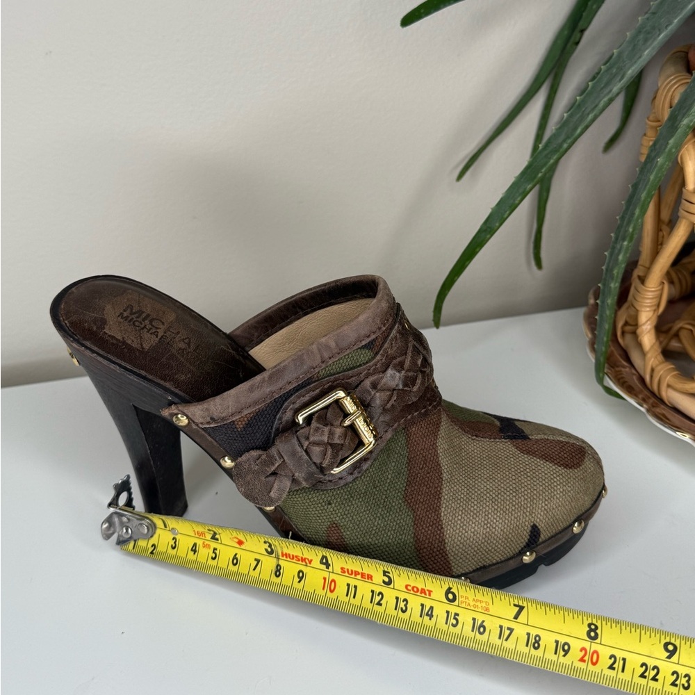 Michael Kors Camo Canvas Leather Clog Mules Heels Studded Buckle Woman’s 5.5M - Picture 10 of 12